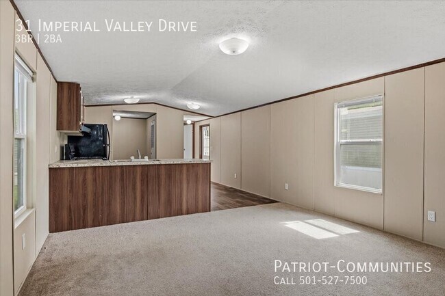Building Photo - 31 Imperial Valley Dr