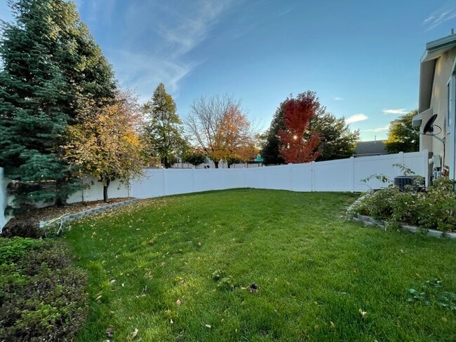Building Photo - 8039 Old Dairy Rd