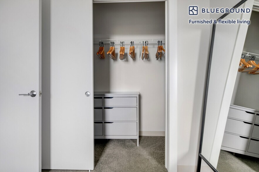 Building Photo - 161 Washington St