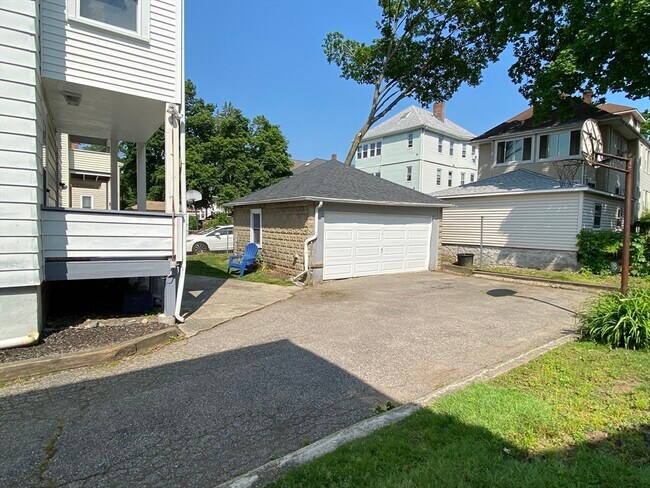 Building Photo - 39 Davis Rd