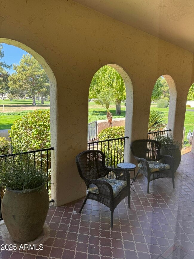 Building Photo - 1009 N Villa Nueva Dr