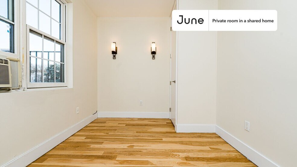 Building Photo - Room in Shared 4 bed/1 bath home