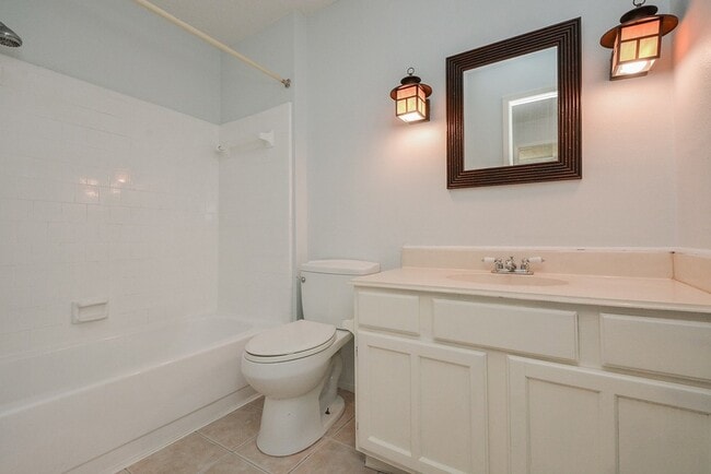 Building Photo - 15702 Timber Rock Dr