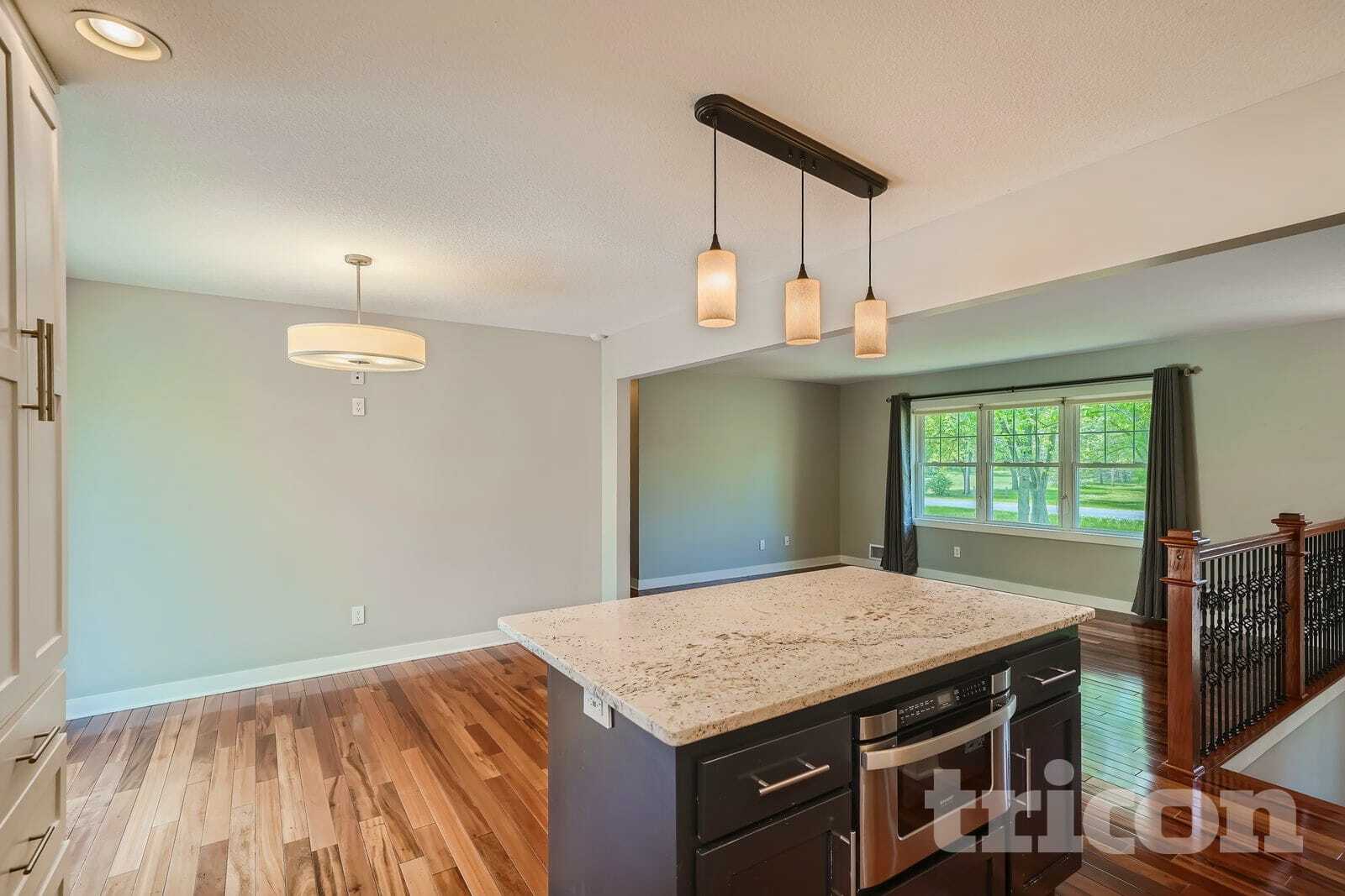 Building Photo - 15931 Vintage St NW