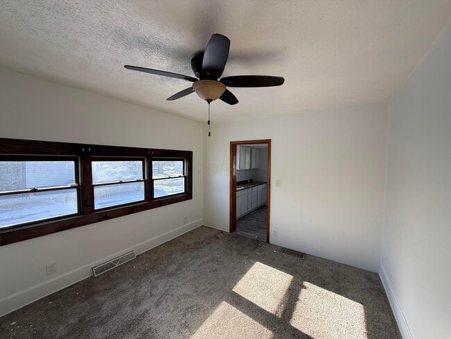 Building Photo - 923 Pierce Ave