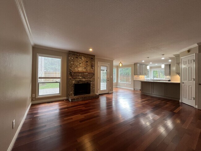 Building Photo - Stunning 4BR Home with Formal Living & Dining, Office & Gourmet Kitchen