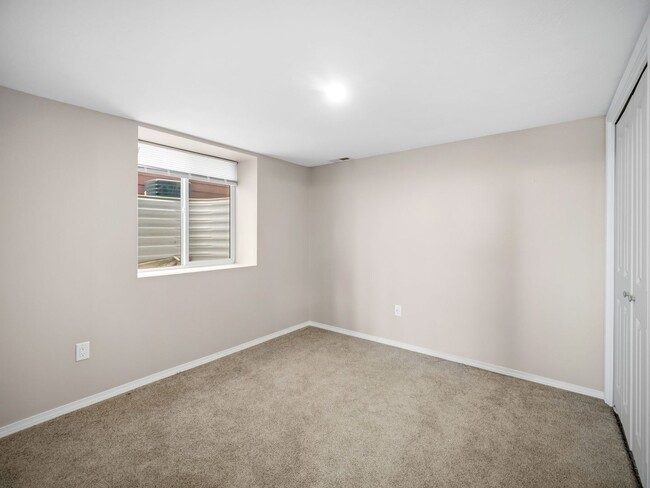 Building Photo - Charming North Spokane Home in a Quiet Neighborhood ? Limited-Time Move-In Special: Half Off Your...
