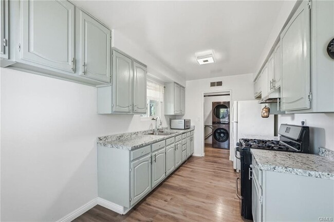 Building Photo - 10418 Gothic Ave