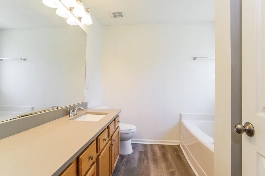 Building Photo - 4116 Everest Dr