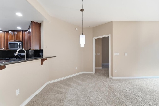 Building Photo - 5350 E Deer Valley Dr