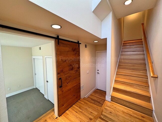 Building Photo - 2403 Bryant St