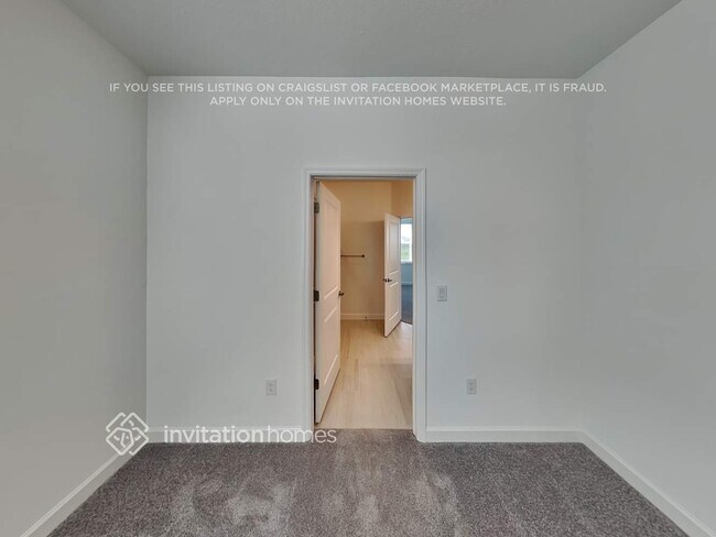 Building Photo - 14246 17 Ct E