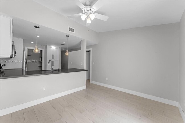 Building Photo - 10830 SW 72nd St