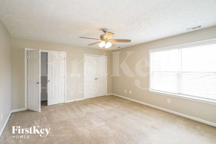 Building Photo - 308 Birchclay Point N