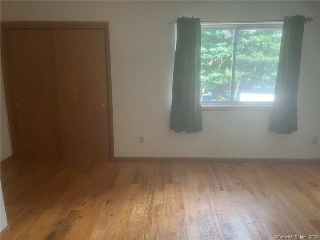 Building Photo - 10 MacIntosh Ln