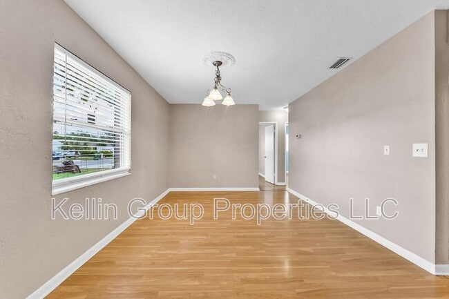 Building Photo - 4220 W Bay View Ave