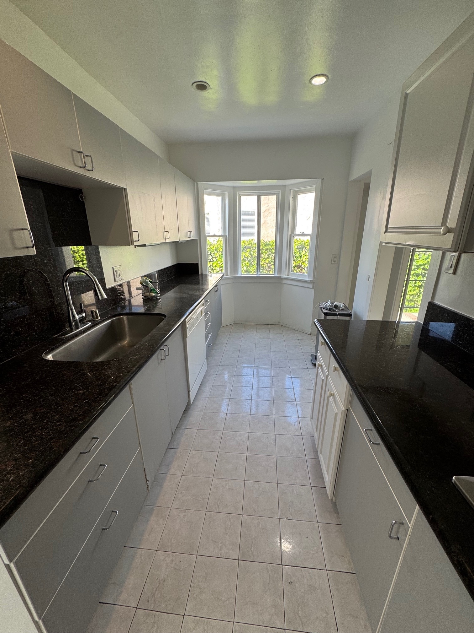 Building Photo - 2217 Selby Ave