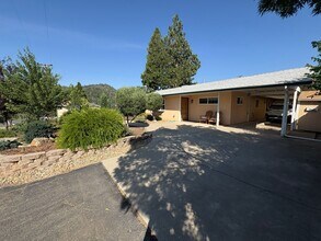 Building Photo - Heart of Mariposa