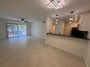 Building Photo - 3402 Gardens E Dr