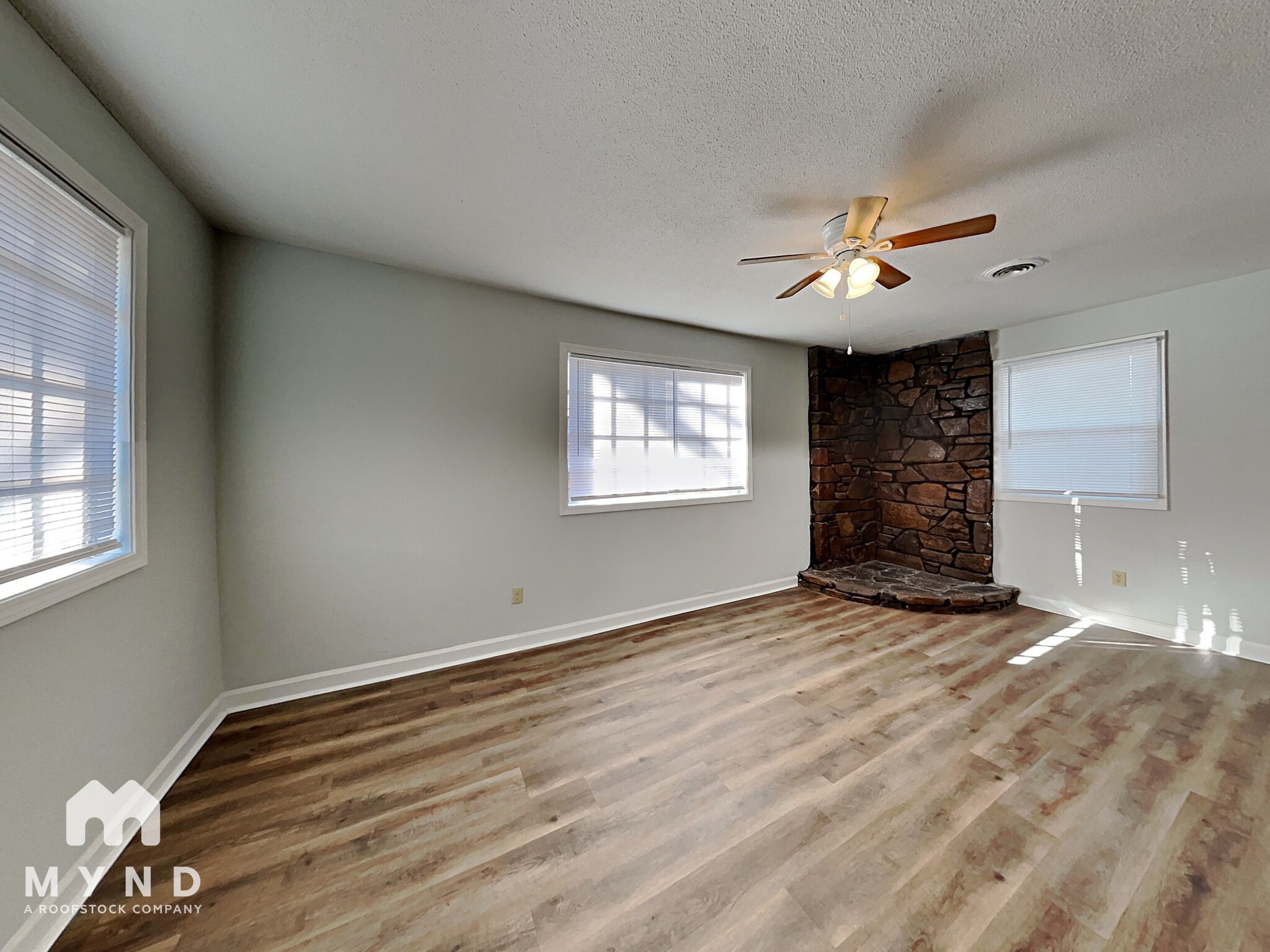 Building Photo - 4100 Navaho Ave