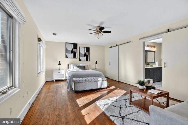 Building Photo - 3227 Ellicott St NW