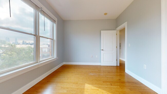 Building Photo - 5 Monitor St