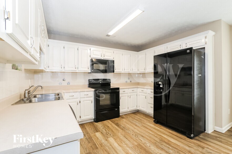 Building Photo - 130 Macadamia Ct