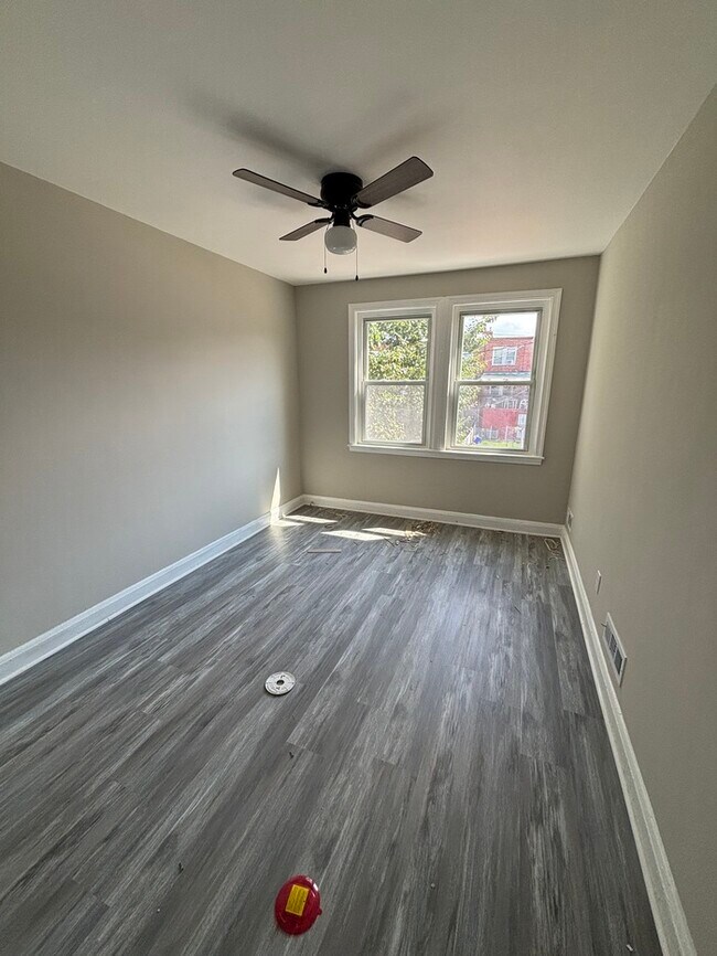 Building Photo - 3 Bedroom 2 Bathrooms, 21213
