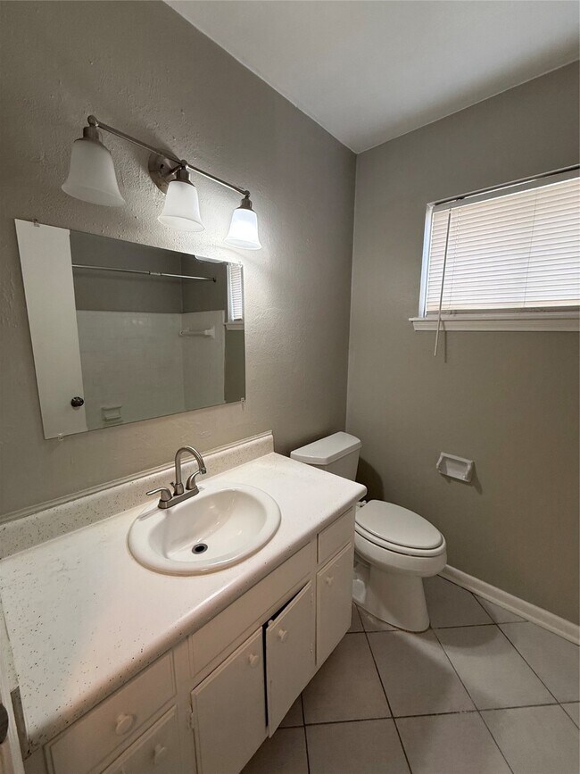 Building Photo - 5414 Hazel St