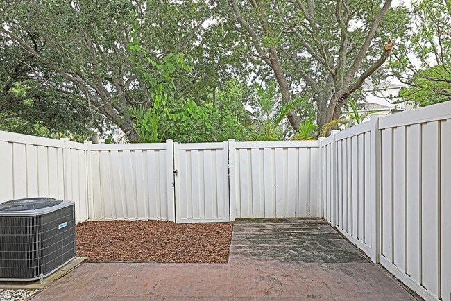 Building Photo - Forest Lake Townhomes 3620-106