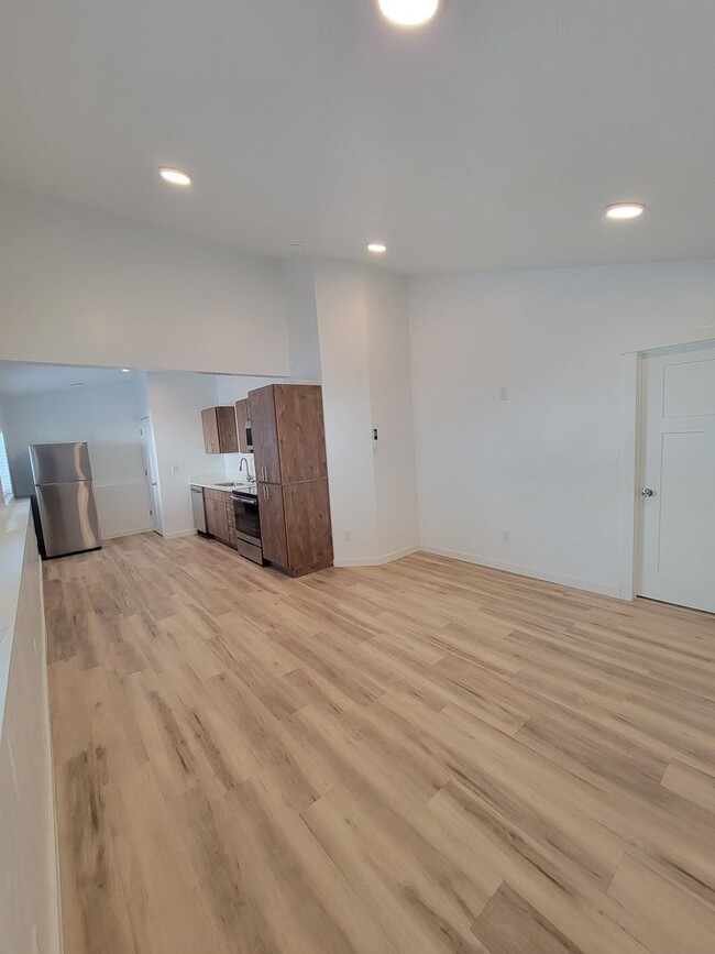 Building Photo - Detached 1 Bedroom Apartment for Rent in S...