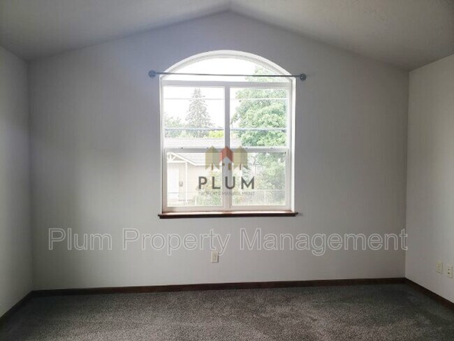 Building Photo - 2130 Mount Ave