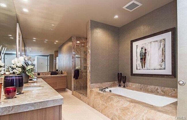 Building Photo - 10776 Wilshire Blvd