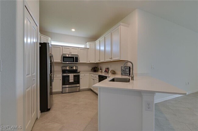 Building Photo - 2620 Vine Ave