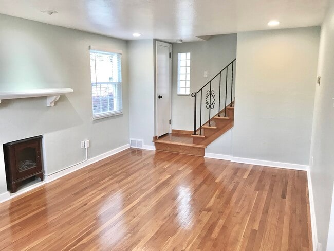 Building Photo - 400 Duquesne Dr