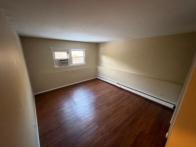 Building Photo - 26 Knolltop Dr