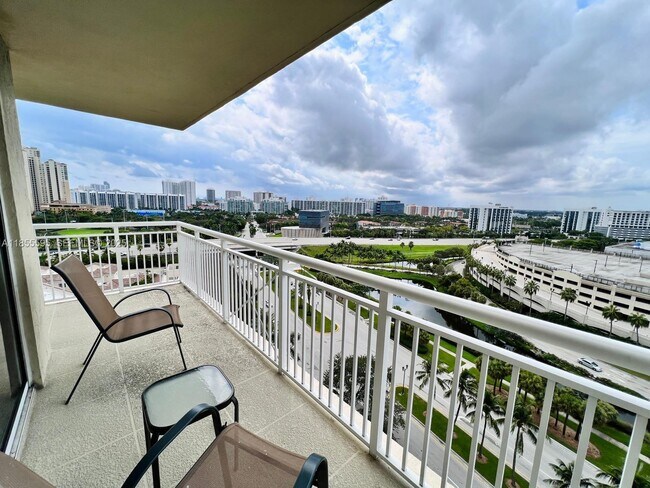 Building Photo - 19501 W Country Club Dr