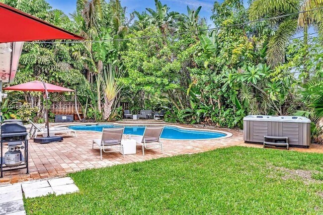 Building Photo - 1577 NE 48th Ct