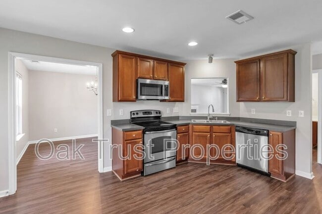 Building Photo - 438 Green Park Ln