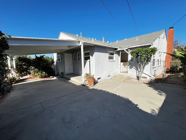 Building Photo - 3 Bed 2 Bath Home For Rent in an Excellent...