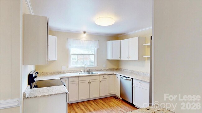 Building Photo - 6821 View Way Dr