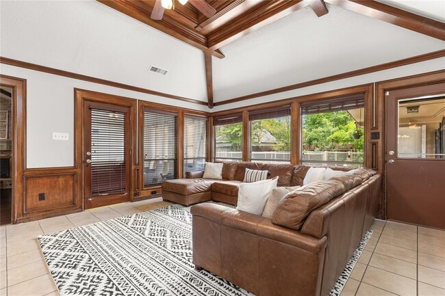 Building Photo - 2922 Deer Hollow Dr