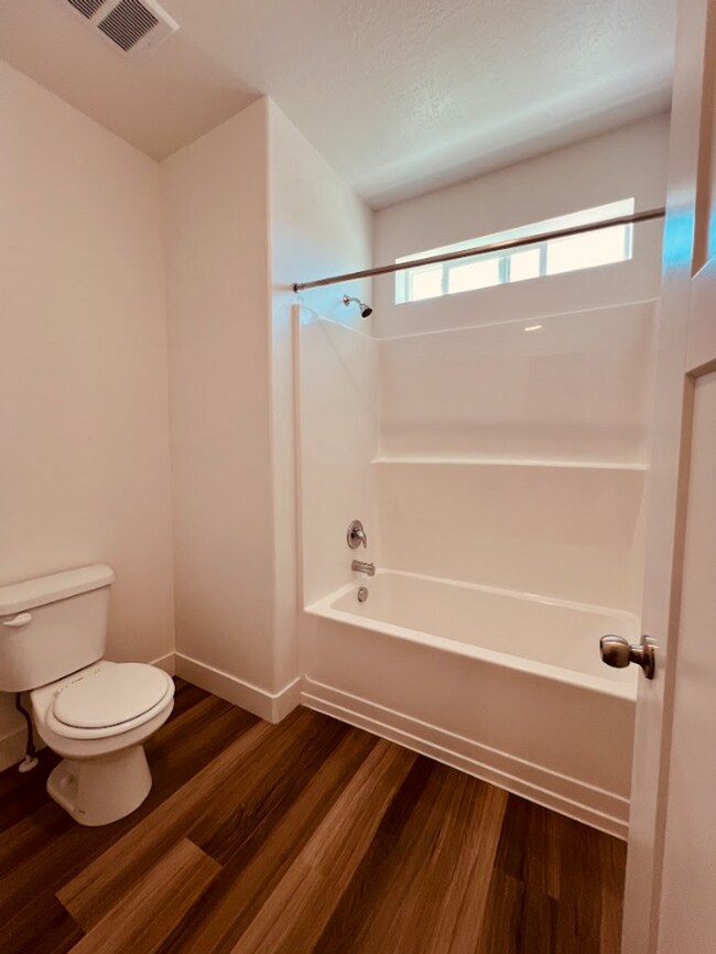 Building Photo - Your Vineyard Home – 3?Bed, 2?Bath Condo