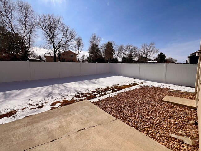 Building Photo - Spacious 3 Bedroom, 2.5 Bathroom Just South of Loveland