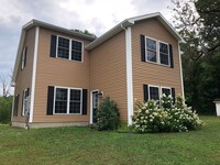 Building Photo - Gorgeous 3 Bedroom Home in Country Setting