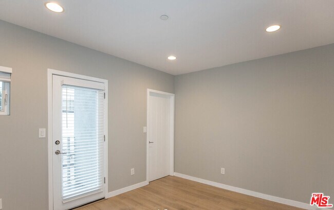 Building Photo - 6546 La Mirada Ave