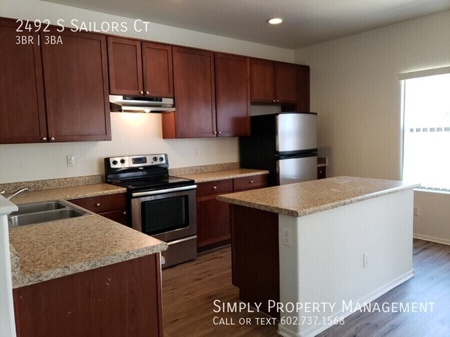 Building Photo - 2492 S Sailors Ct