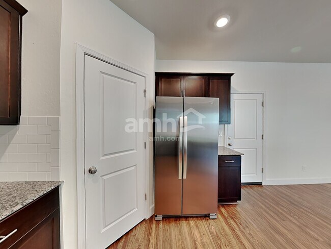 Building Photo - 670 W Laredo Ave