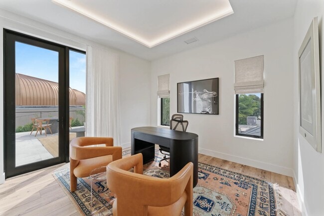 Building Photo - 214 28th St