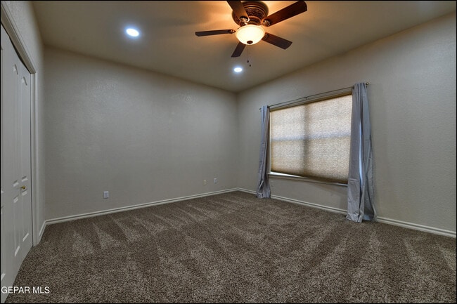 Building Photo - 6732 Pearl Ridge Dr